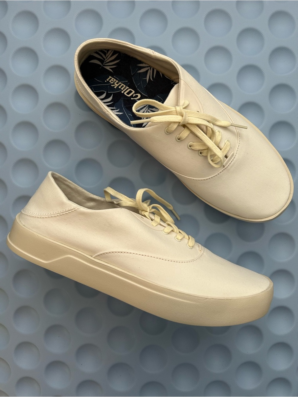 Men's Casual Lace-Up Canvas Sneakers OluKai size 11